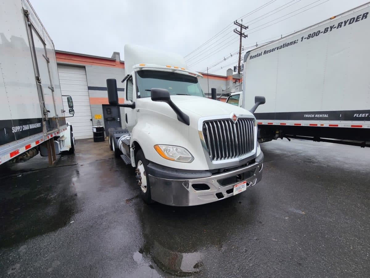 2019 International LT625 LT photo 3