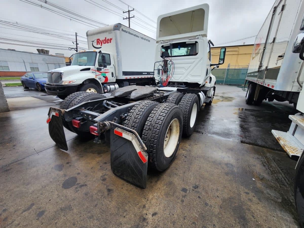 2019 International LT625 LT photo 4