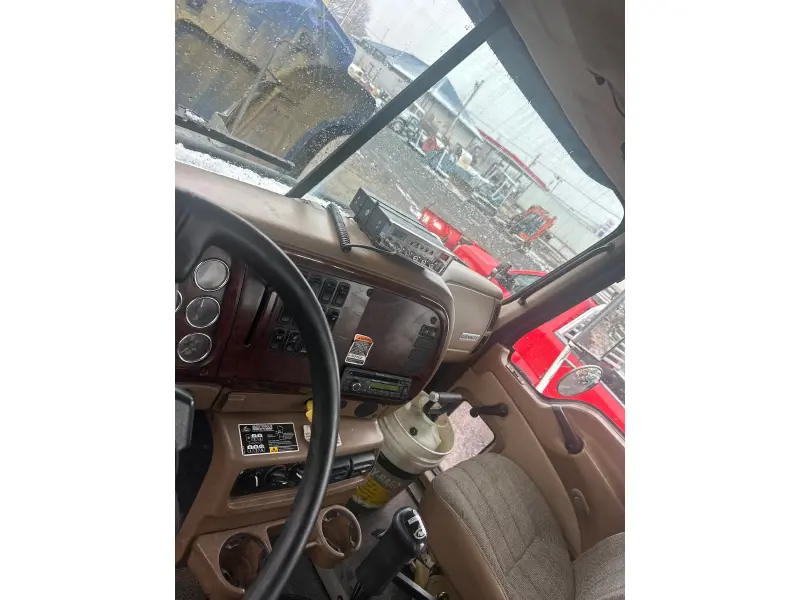 2007 MACK Granite CV713