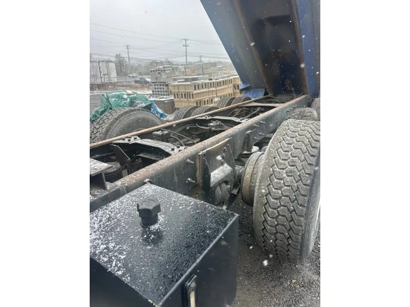 2007 MACK Granite CV713