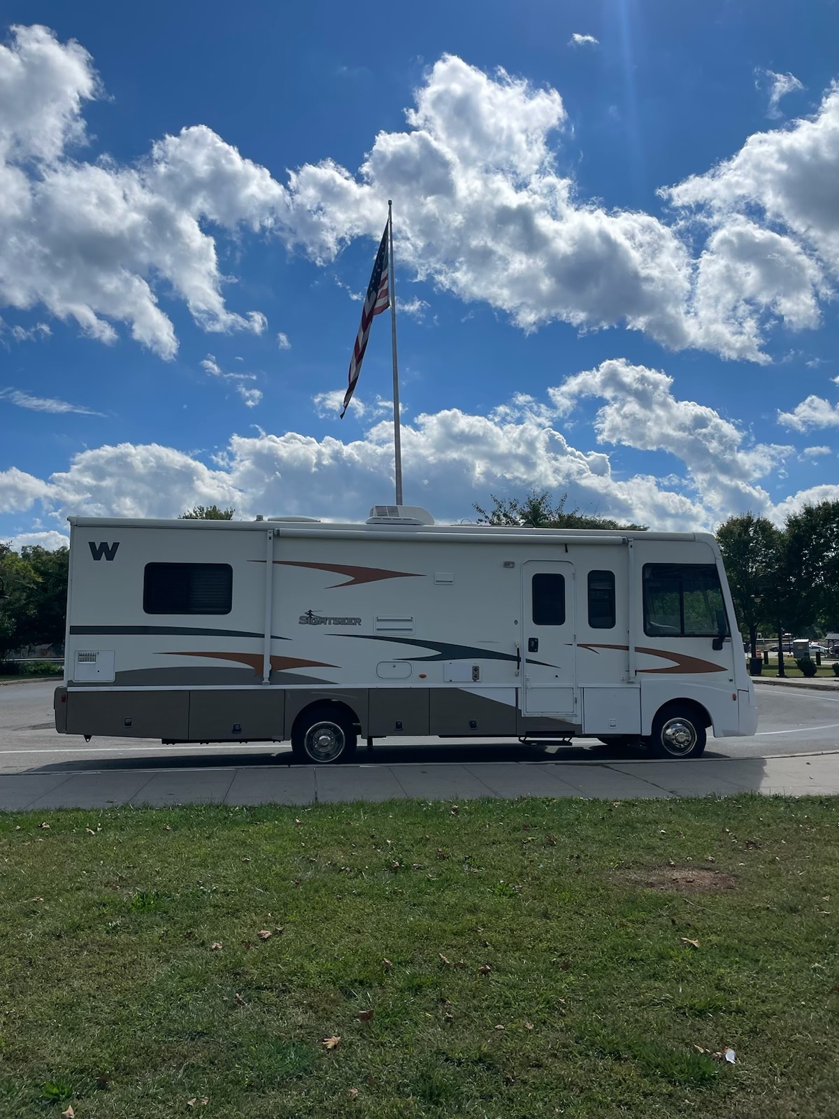 2008 Winnebago Sightseer  RV