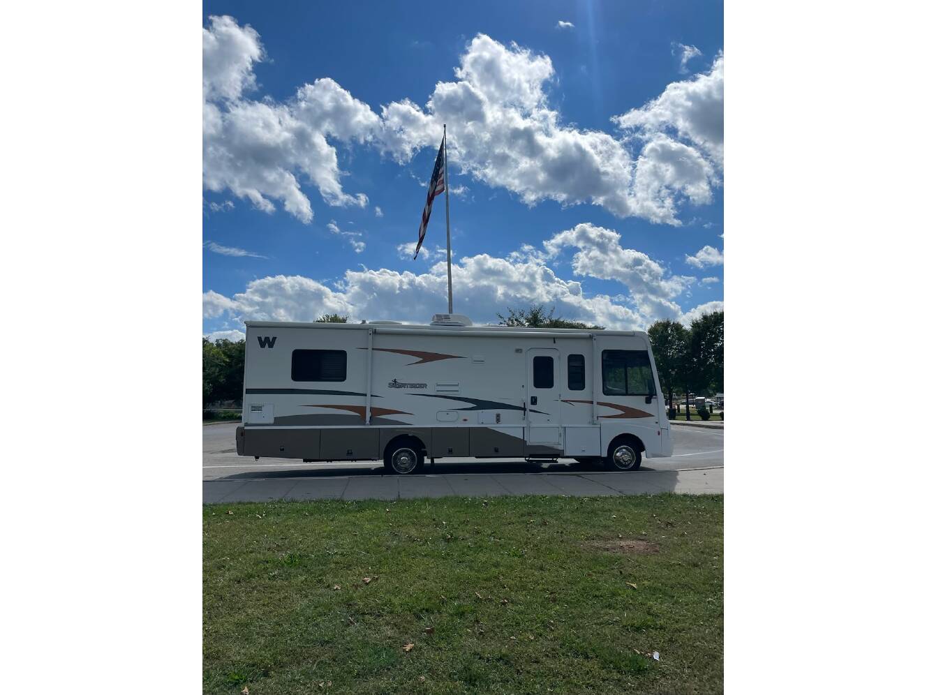 A photo of this 2008 Winnebago Sightseer 