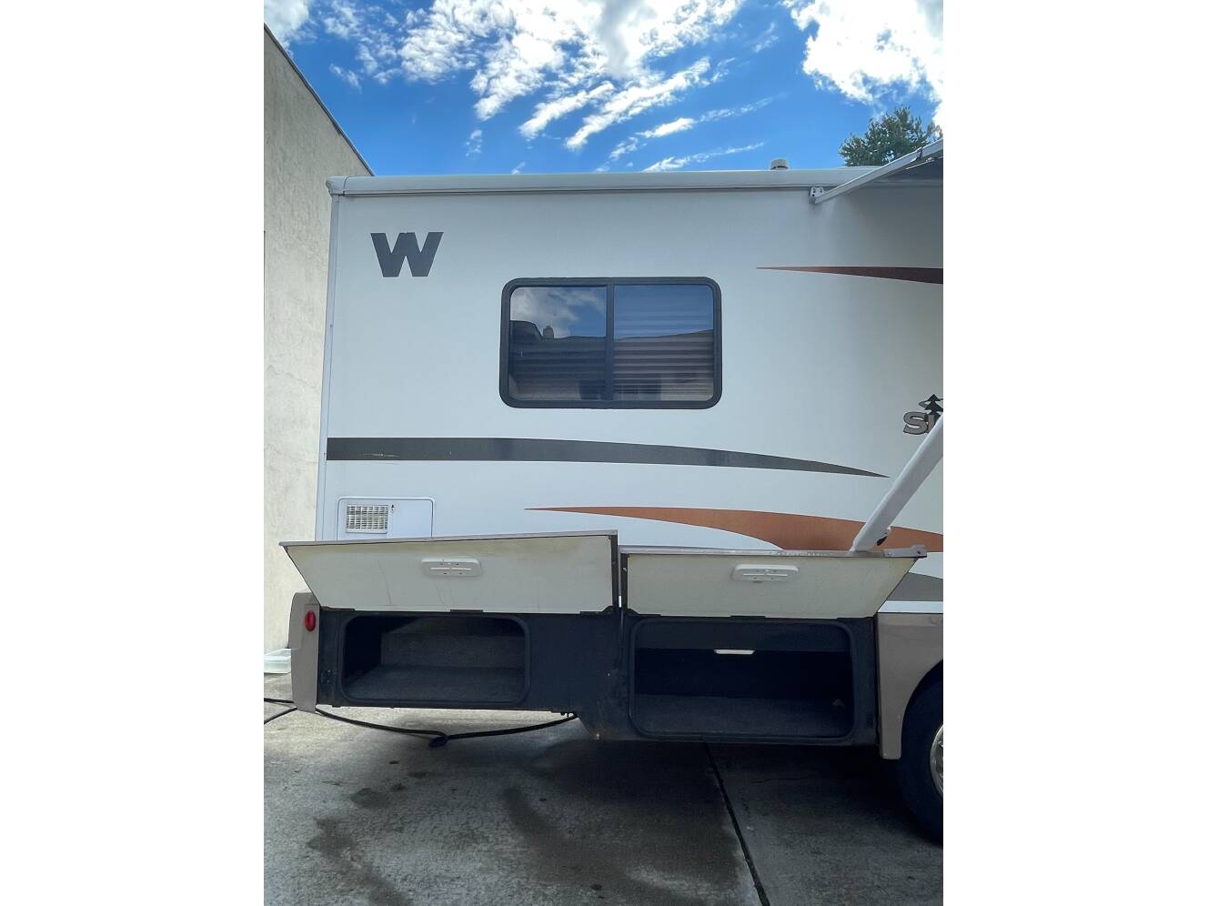 A photo of this 2008 Winnebago Sightseer 