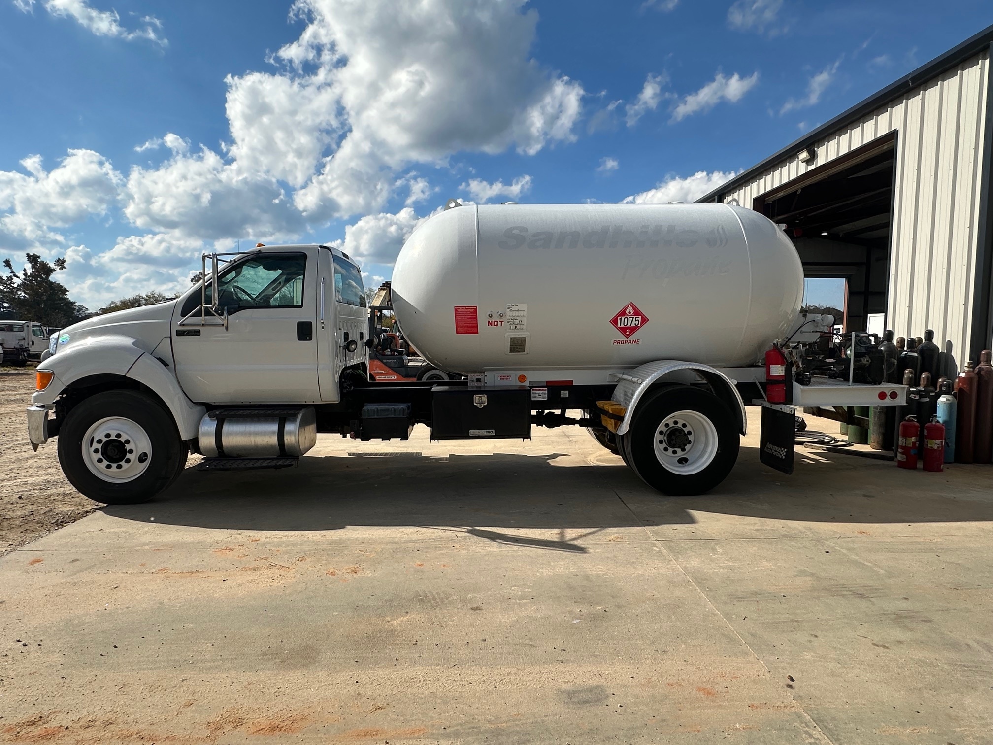 2012 FORD F750 in Miami, FL