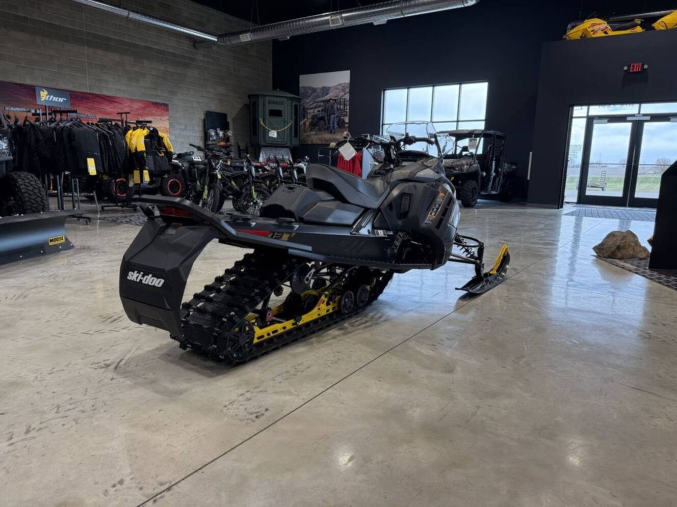 A photo of this 2025 Ski-Doo Renegade® Adrenaline® 900 ACE Turbo RipSaw 1.25_Grey