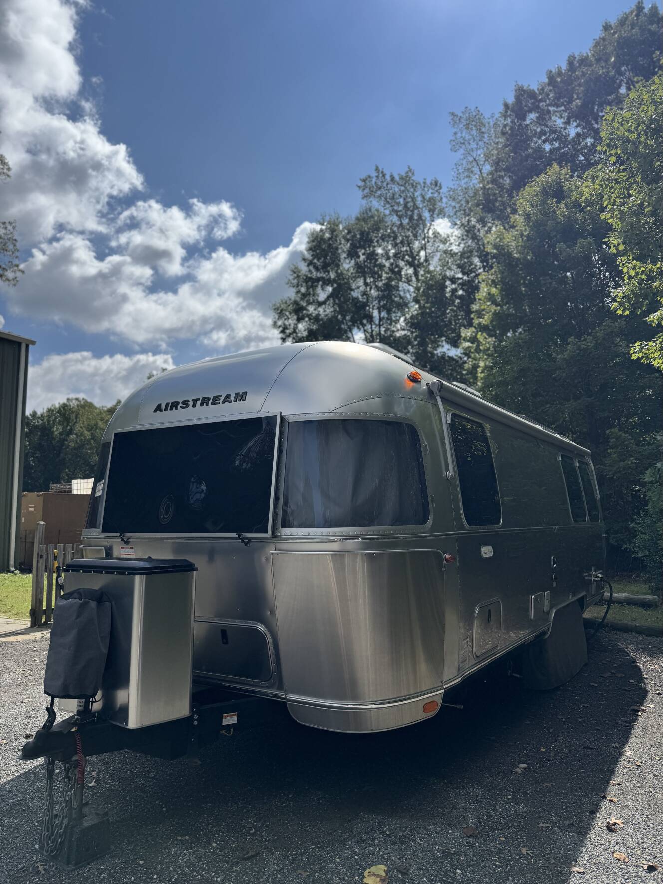 A photo of this 2024 Airstream FLYING CLOUD 25FB TWIN