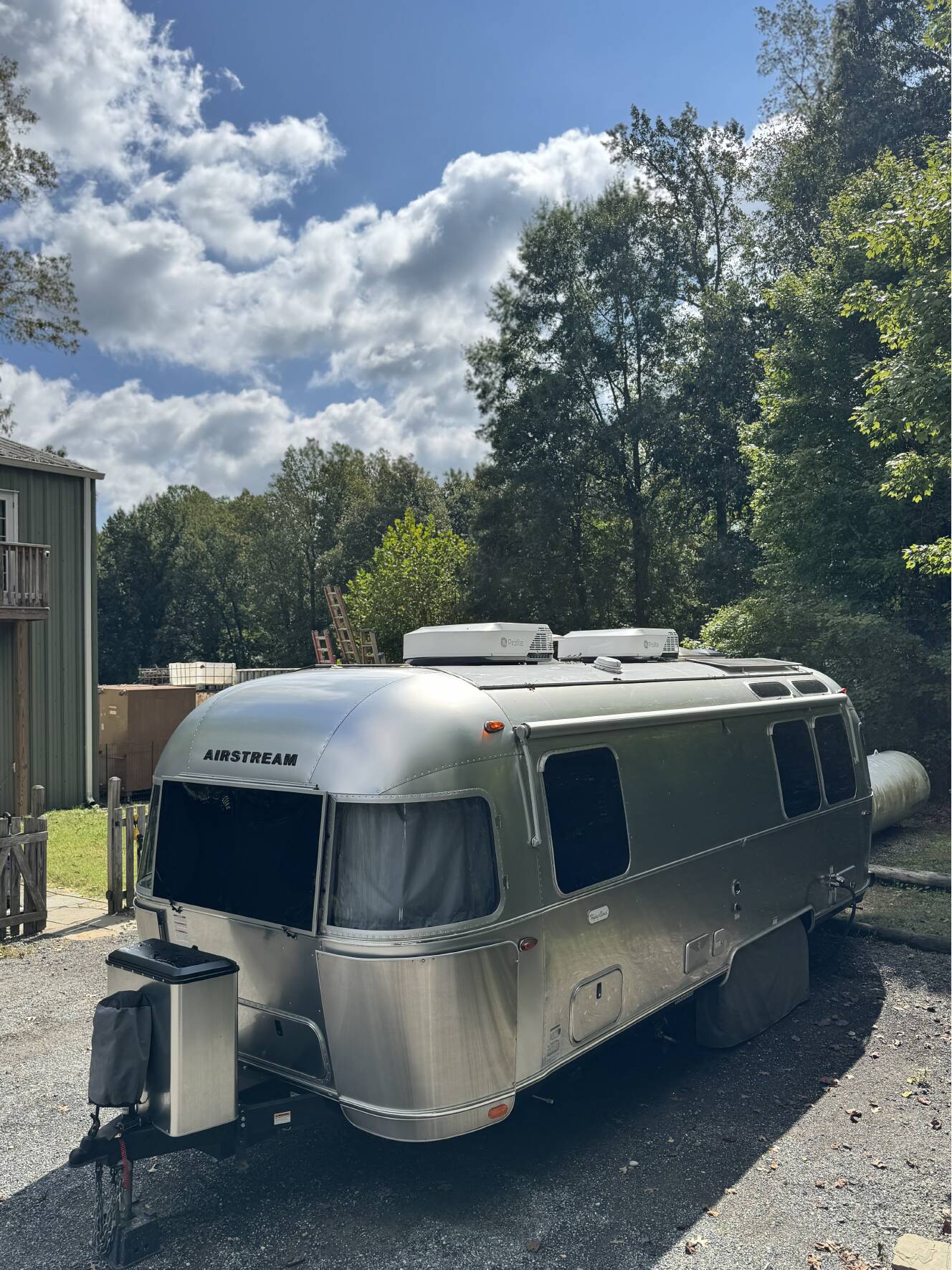 A photo of this 2024 Airstream FLYING CLOUD 25FB TWIN