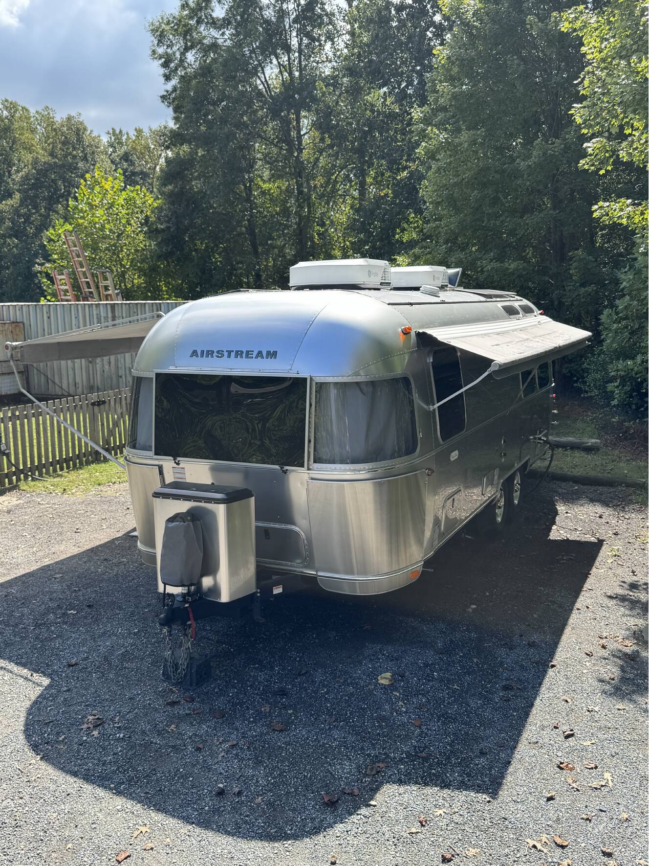 A photo of this 2024 Airstream FLYING CLOUD 25FB TWIN