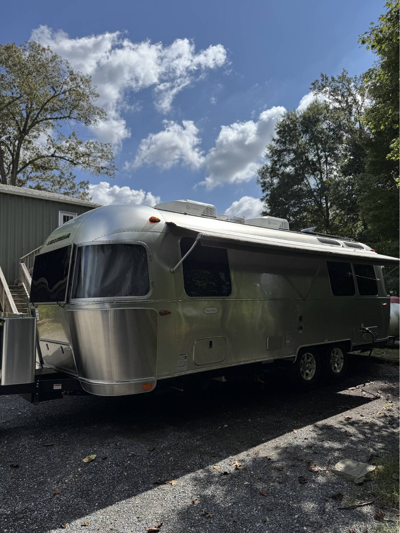 A photo of this 2024 Airstream FLYING CLOUD 25FB TWIN
