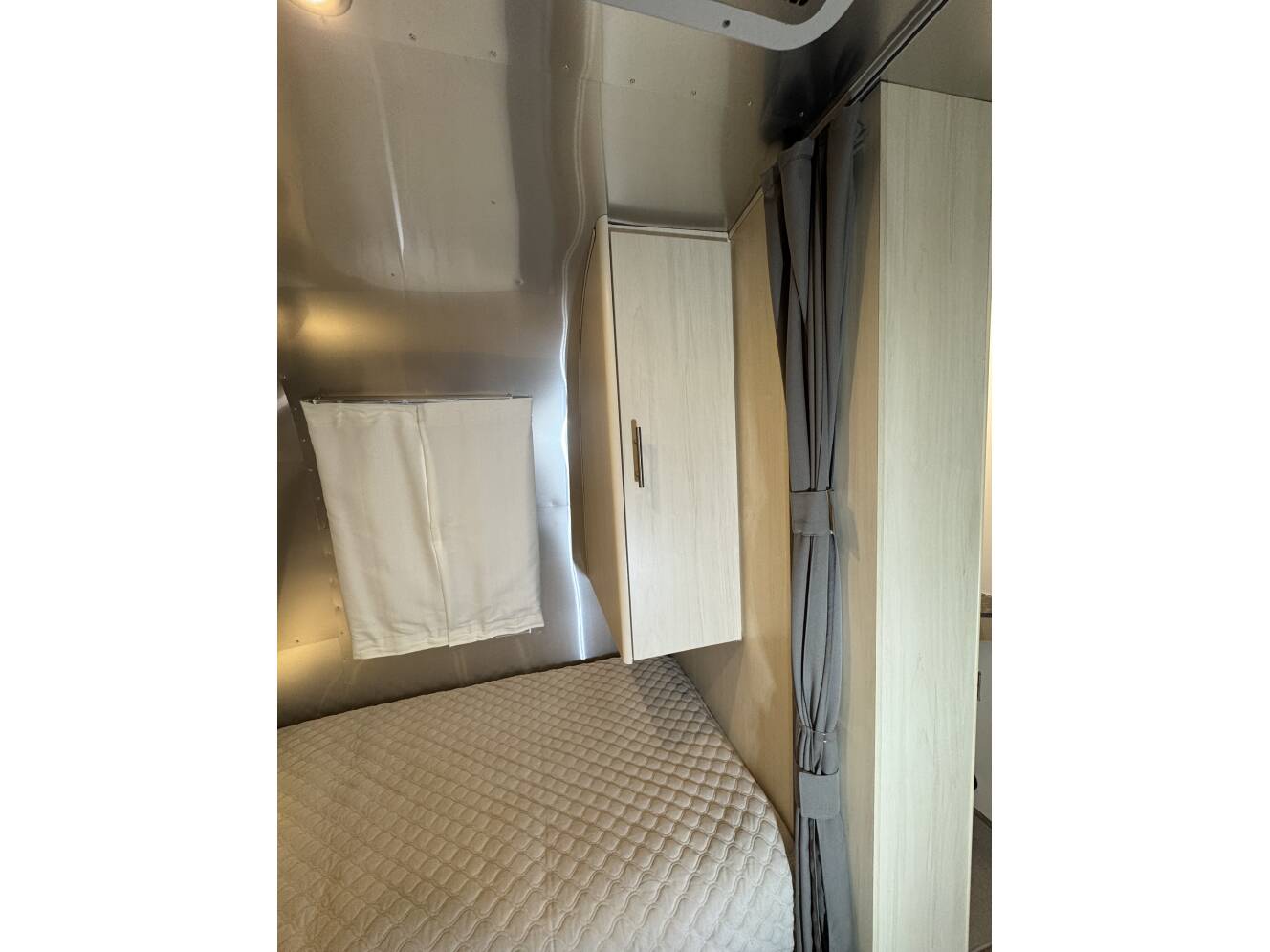 A photo of this 2024 Airstream FLYING CLOUD 25FB TWIN