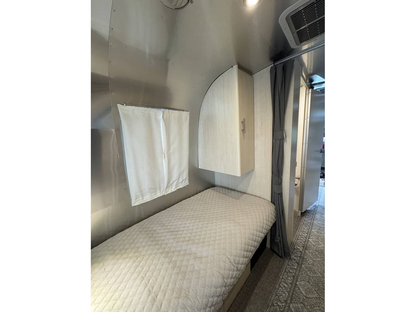 A photo of this 2024 Airstream FLYING CLOUD 25FB TWIN