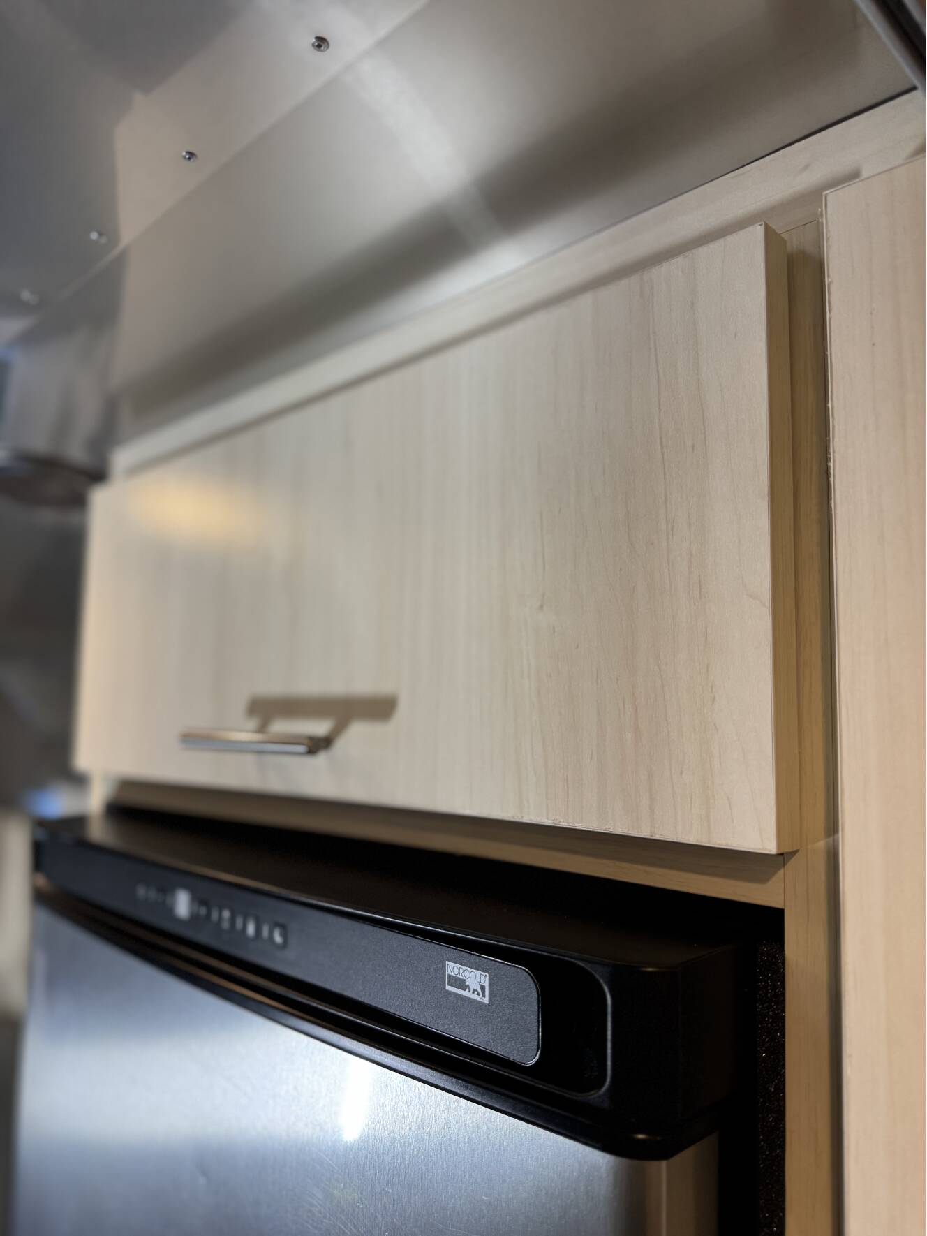 A photo of this 2024 Airstream FLYING CLOUD 25FB TWIN