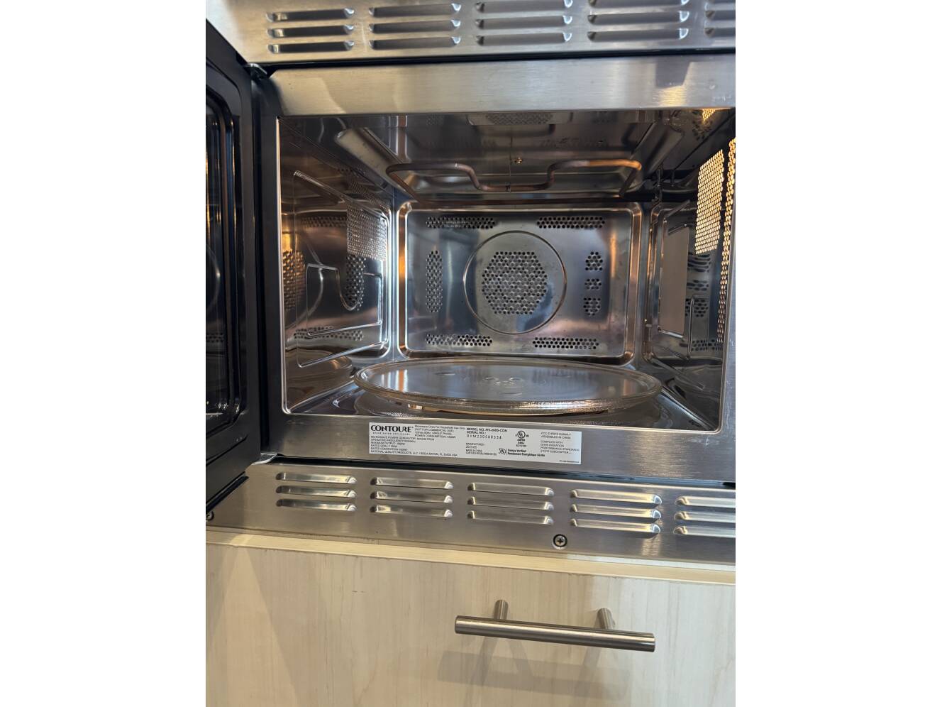 A photo of this 2024 Airstream FLYING CLOUD 25FB TWIN