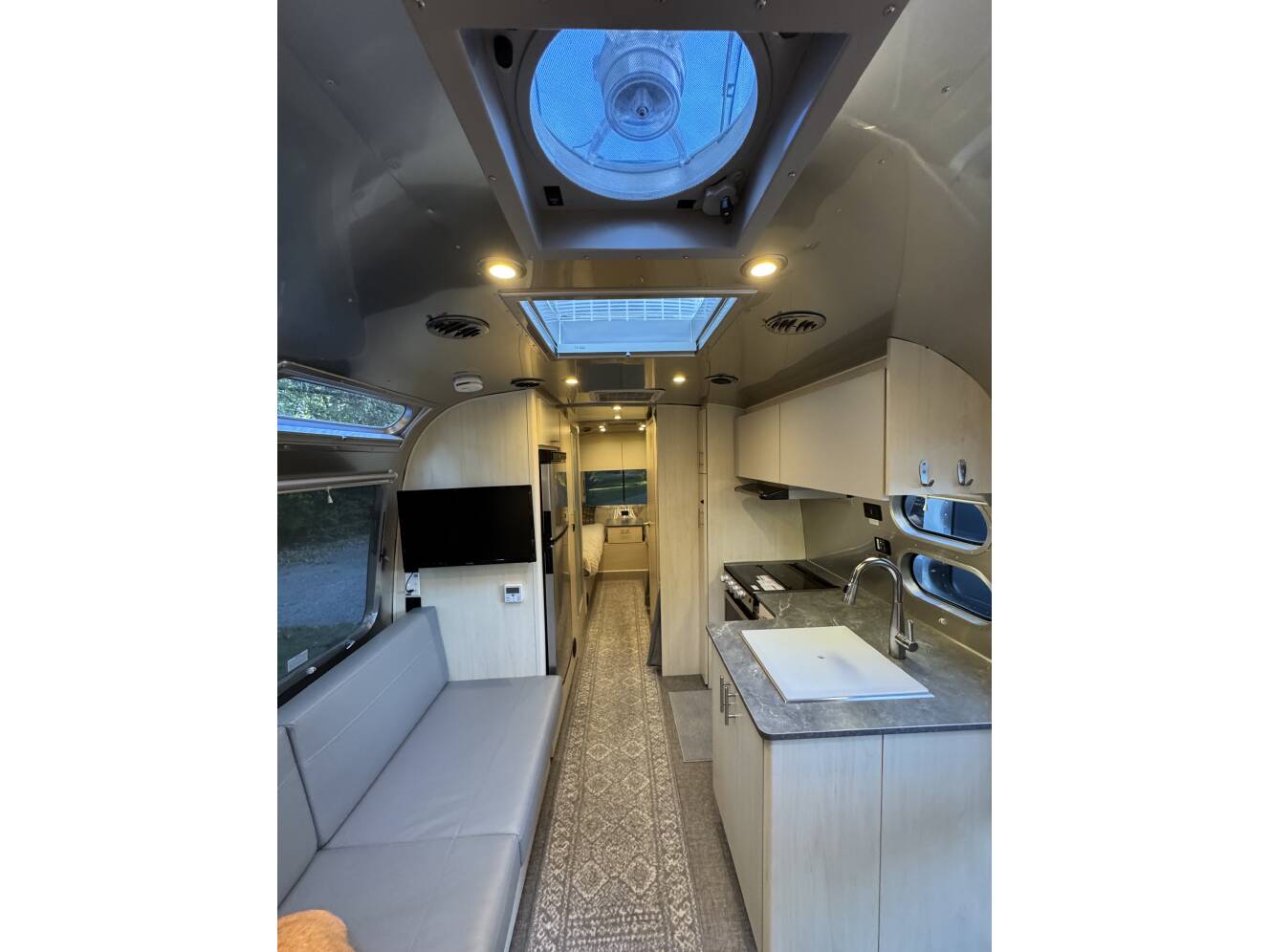 A photo of this 2024 Airstream FLYING CLOUD 25FB TWIN