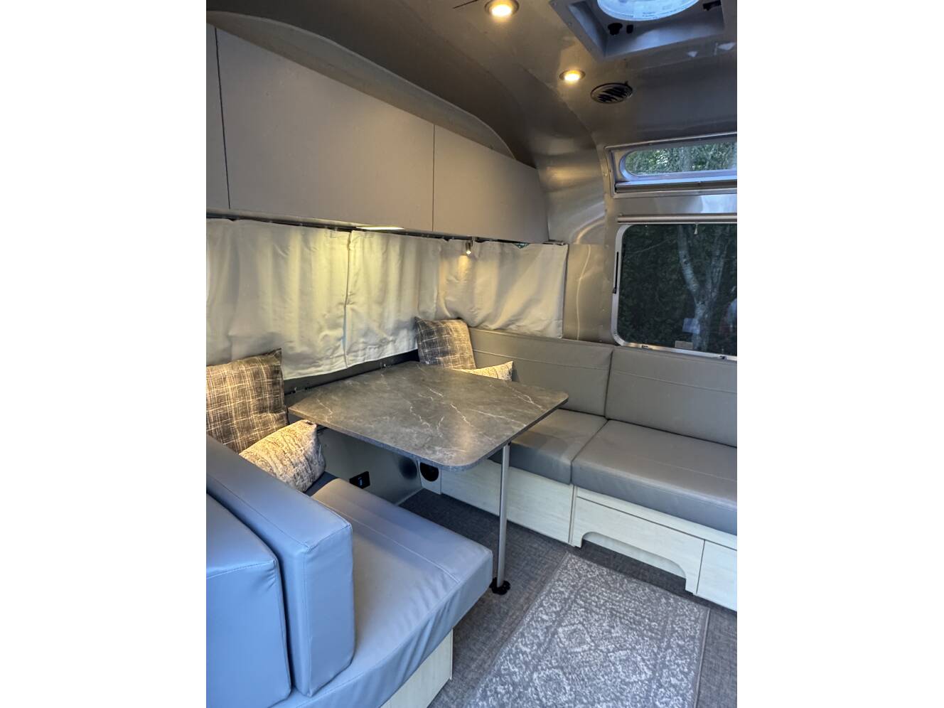 A photo of this 2024 Airstream FLYING CLOUD 25FB TWIN