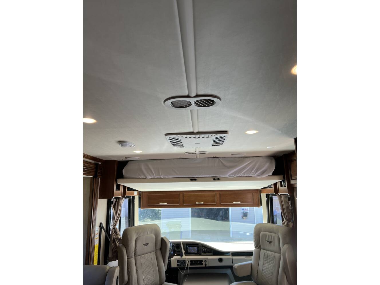 A photo of this 2017 Fleetwood STORM 34S