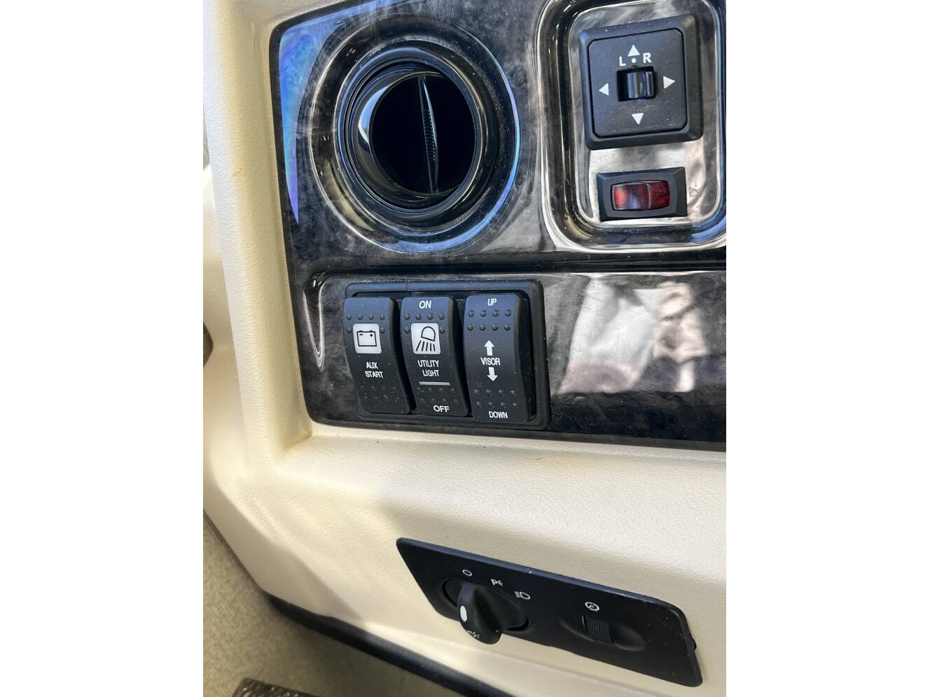 A photo of this 2017 Fleetwood STORM 34S