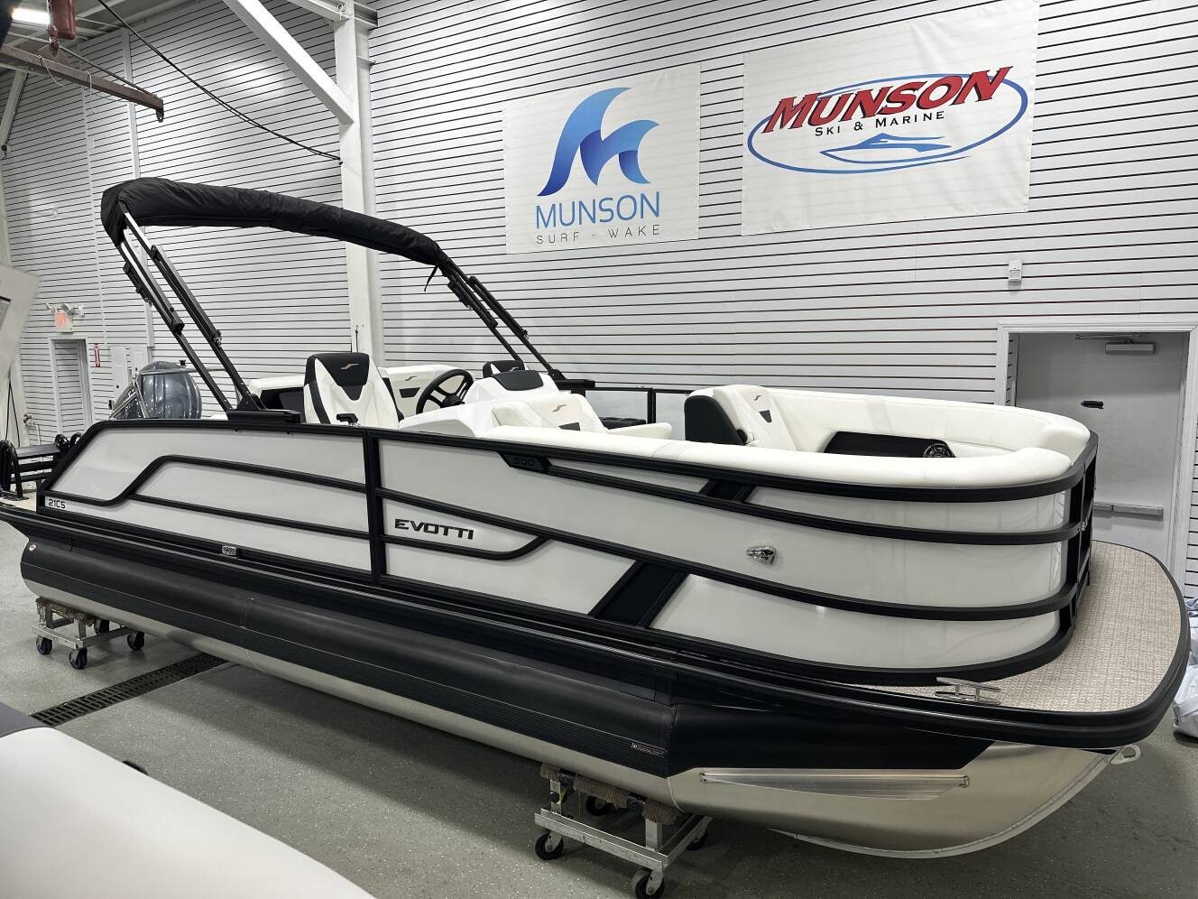 A photo of this 2026 Evotti 521 CS