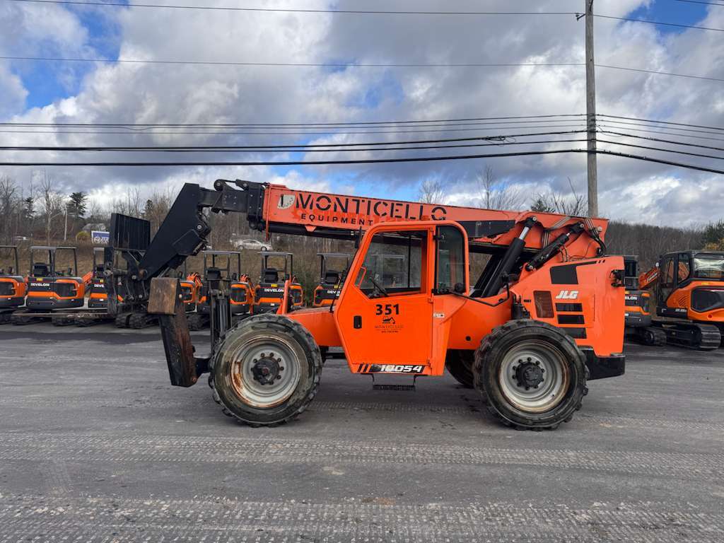 2017 JLG 10054 in Monticello, NY
