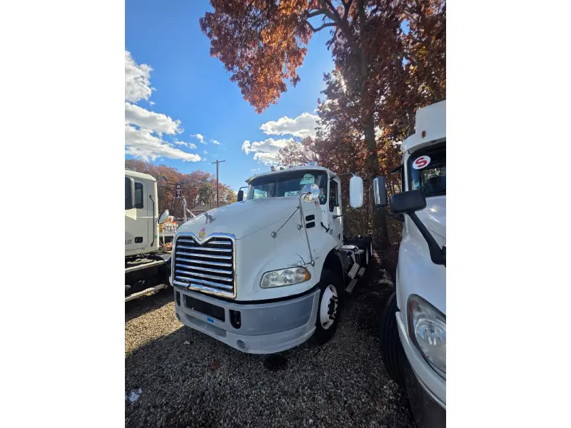 2013 MACK 600