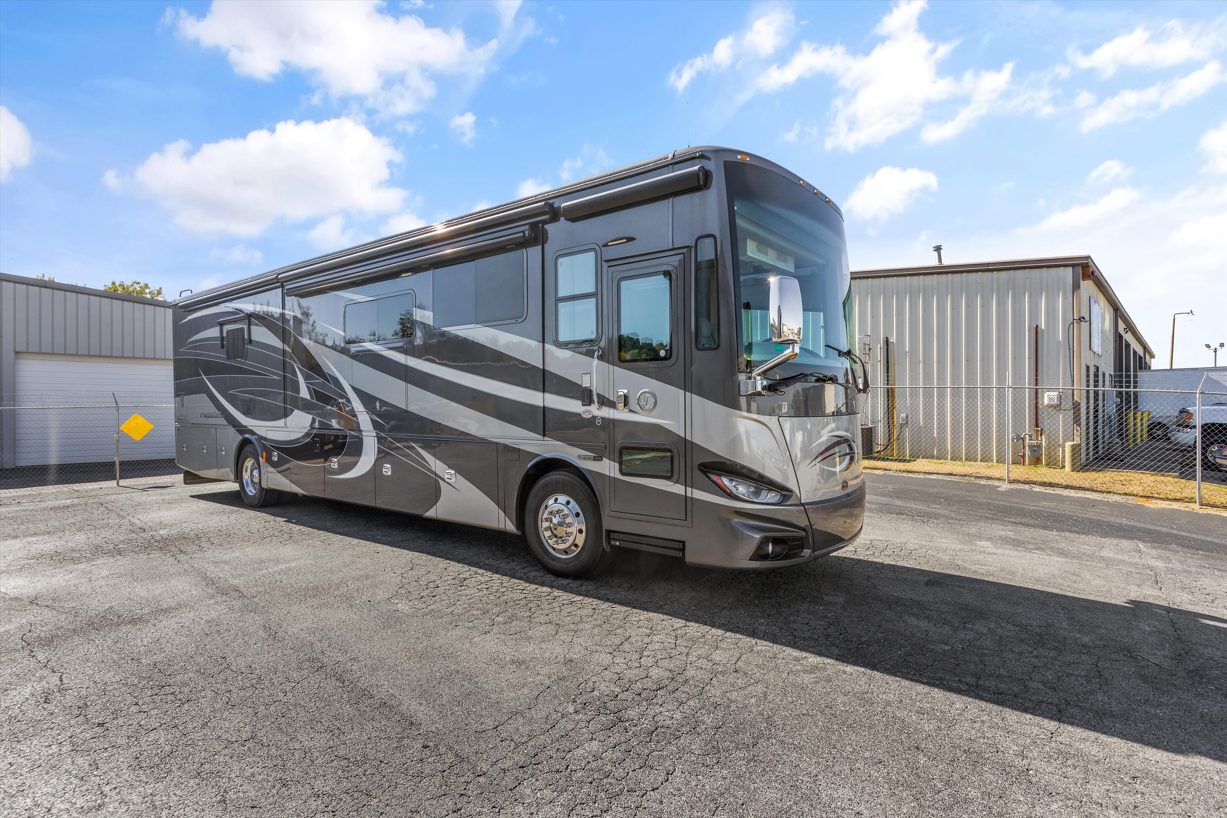 2019 Tiffin Motorhomes PHAETON 40 IH RV