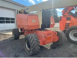 2011 JLG 800AJ