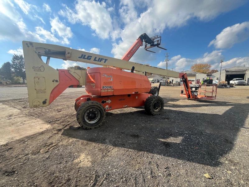 2011 JLG 800AJ