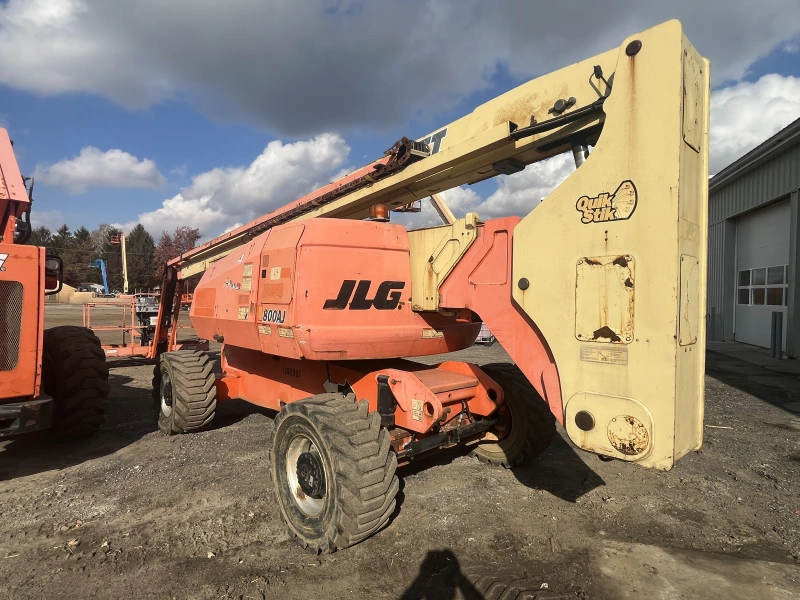 2011 JLG 800AJ