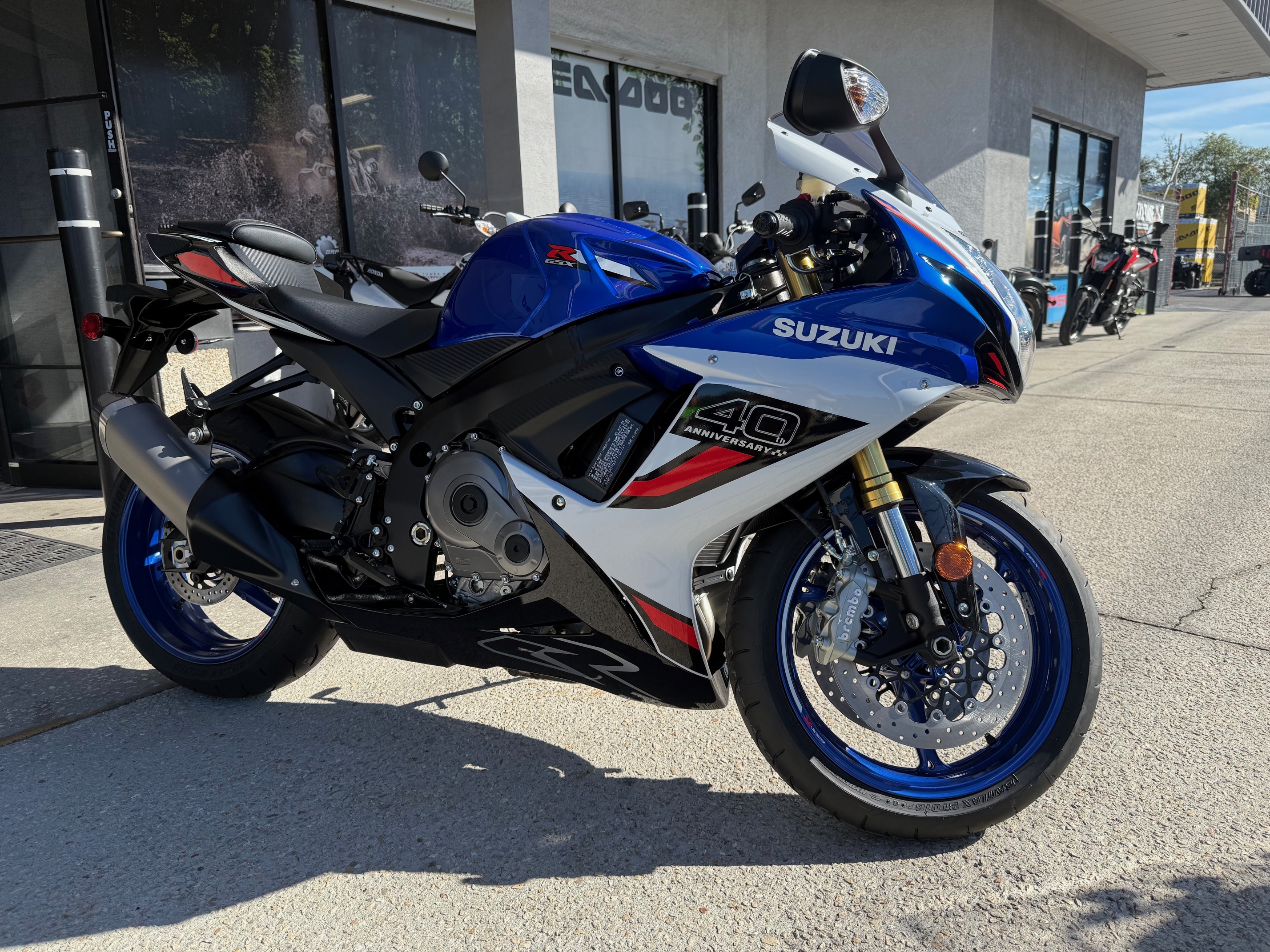 ライブ写真「6」 Amazon.com: Peace Sign Tie Dye Colorful Groovy Hippie 60's 70's