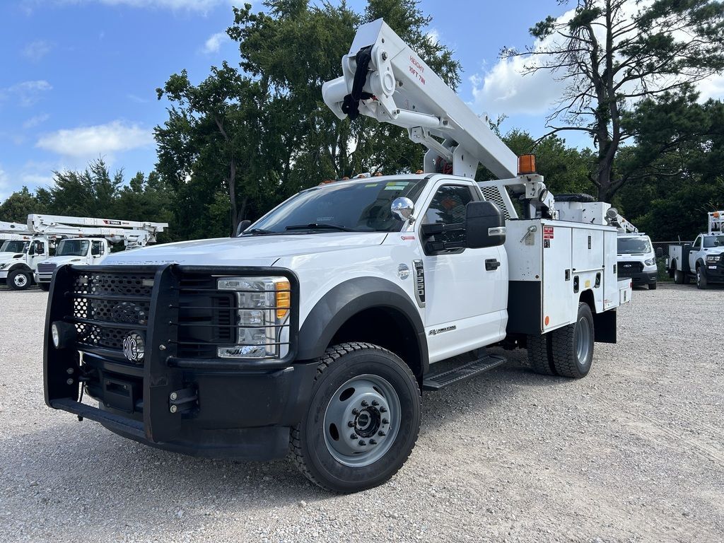 2017 ETI ETC37IH / Ford F550 4x4 - Bucket Truck in Lindale, TX