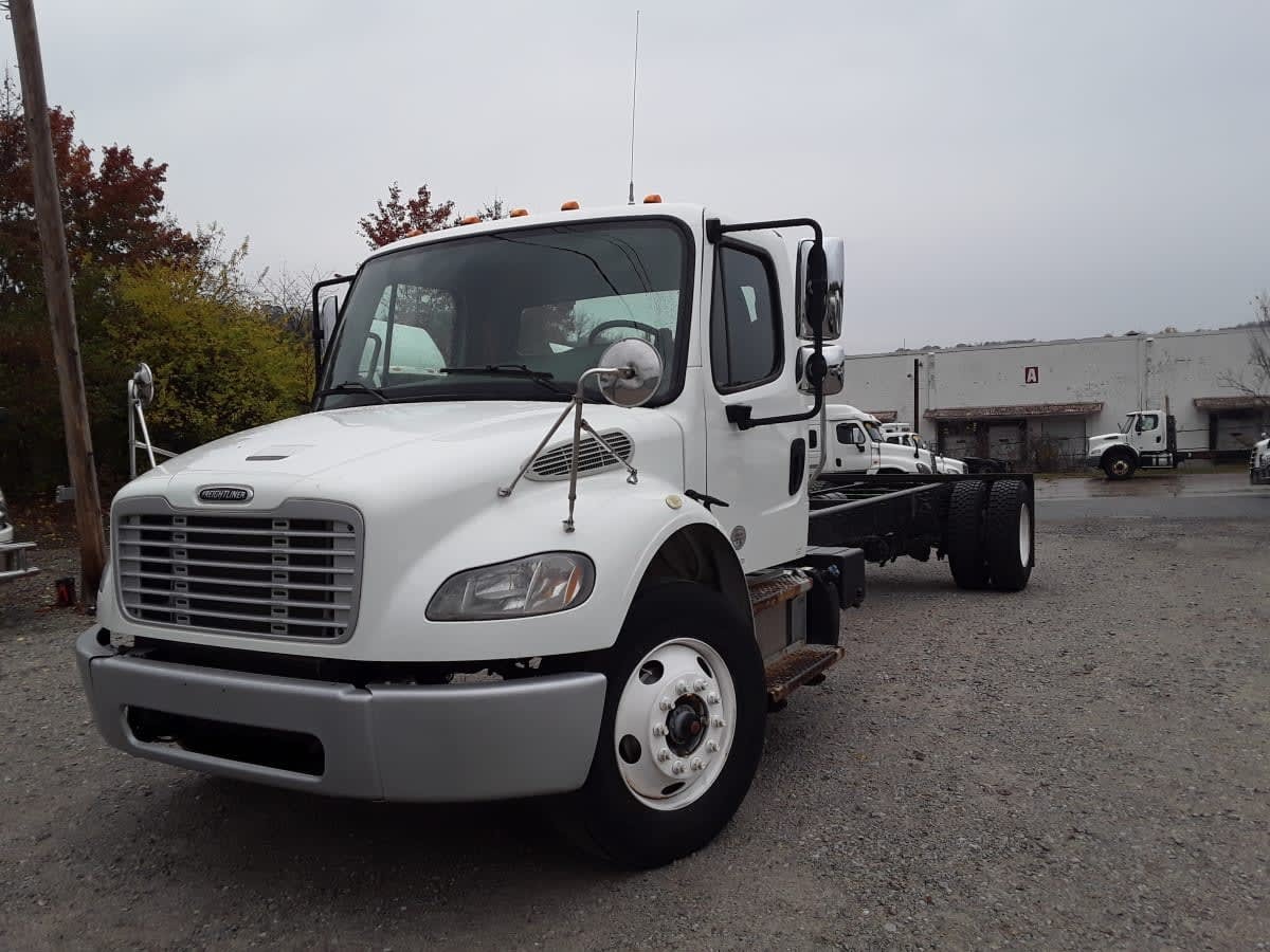 2020 FREIGHTLINER BUSINESS CLASS M2 106 in Pittsburgh, PA