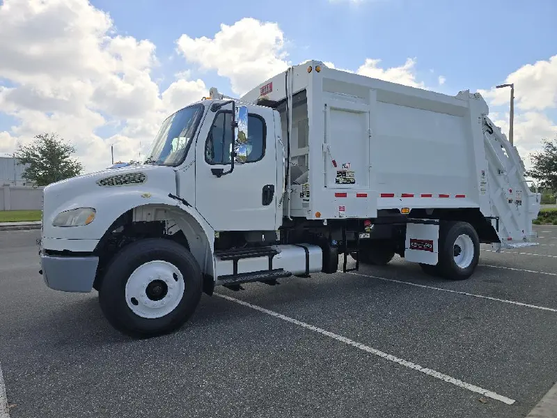 2015 FREIGHTLINER BUSINESS CLASS M2 106