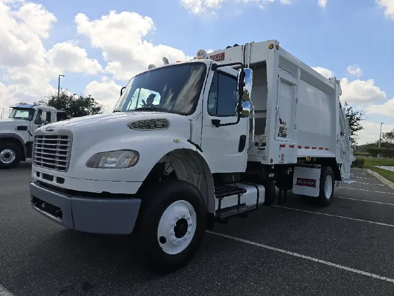 2015 FREIGHTLINER BUSINESS CLASS M2 106