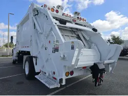 2015 FREIGHTLINER BUSINESS CLASS M2 106