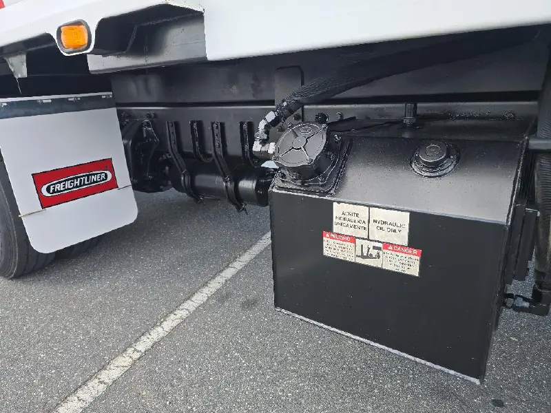2015 FREIGHTLINER BUSINESS CLASS M2 106