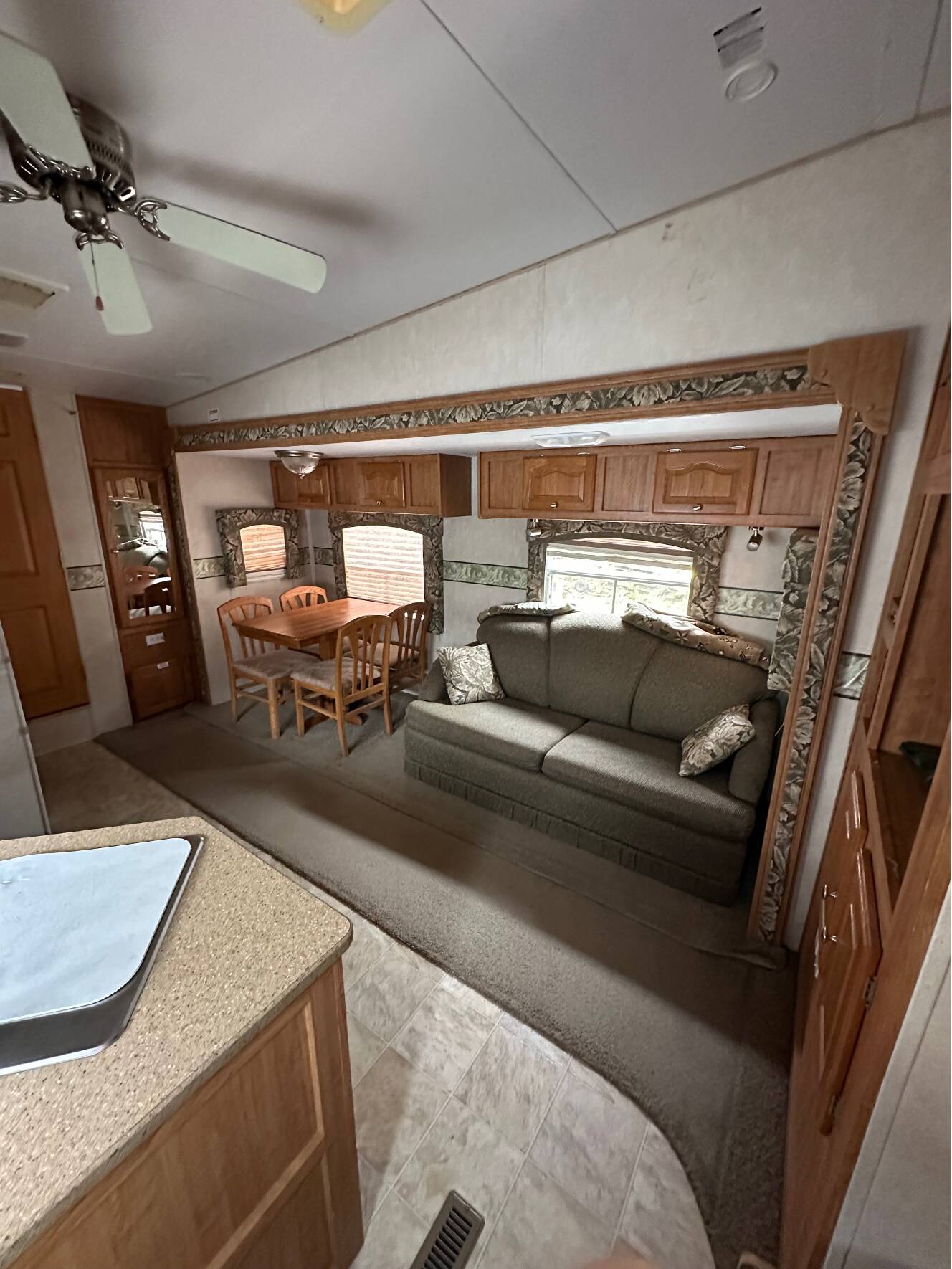 A photo of this 2006 Flagstaff CLASSIC SUPER LITE 8528BHSS