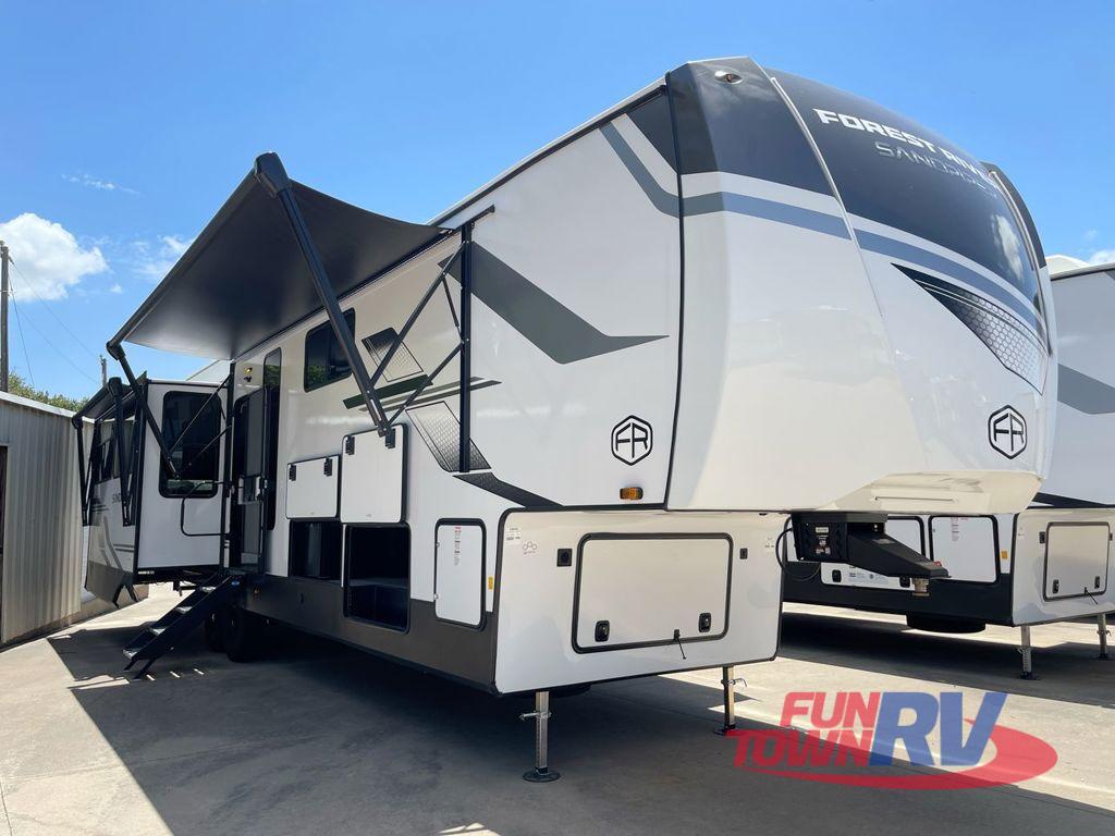 2026 Forest River Rv Sandpiper 3900HBLR in giddings TX