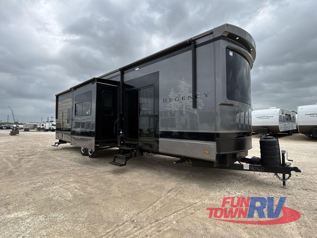 2025 Redwood Rv Regency 3881FKL in wharton TX