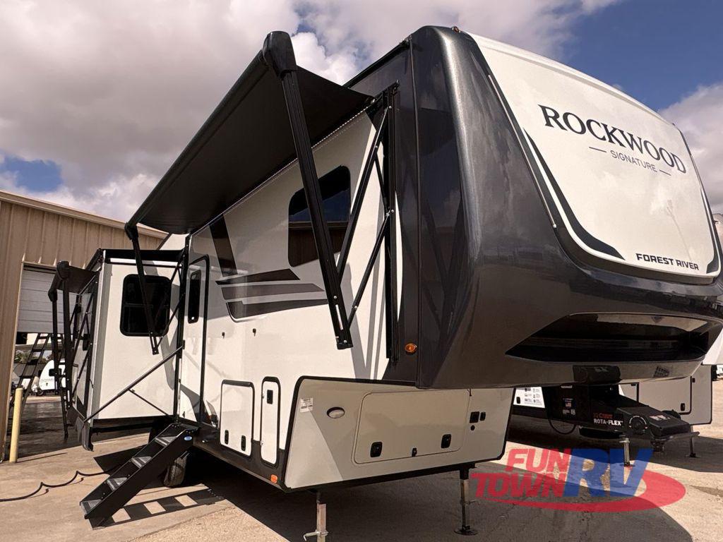 2026 Forest River Rv Rockwood Signature R331RL in giddings TX