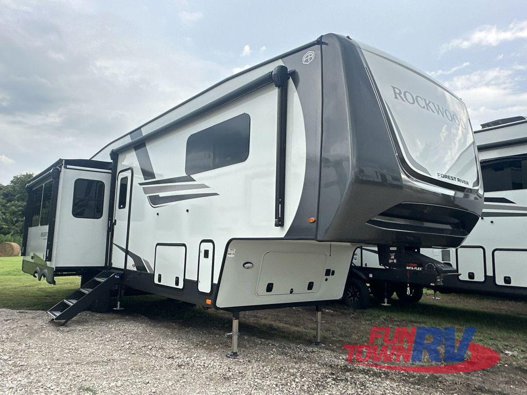 2026 Forest River Rv Rockwood Signature 405SBH in thackerville OK