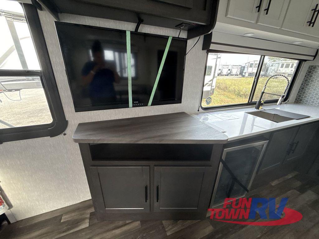 2023 Crossroads Rv Cruiser Aire CR27MK in ottawa KS