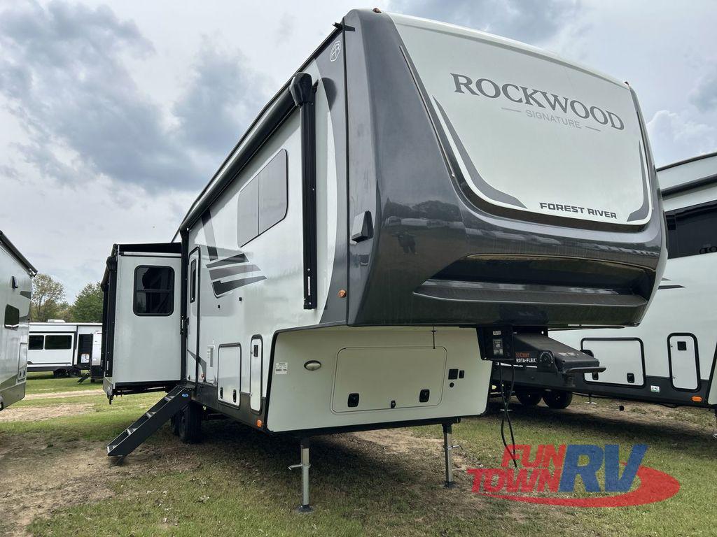 2026 Forest River Rv Rockwood Signature 361RLS in north branch MI