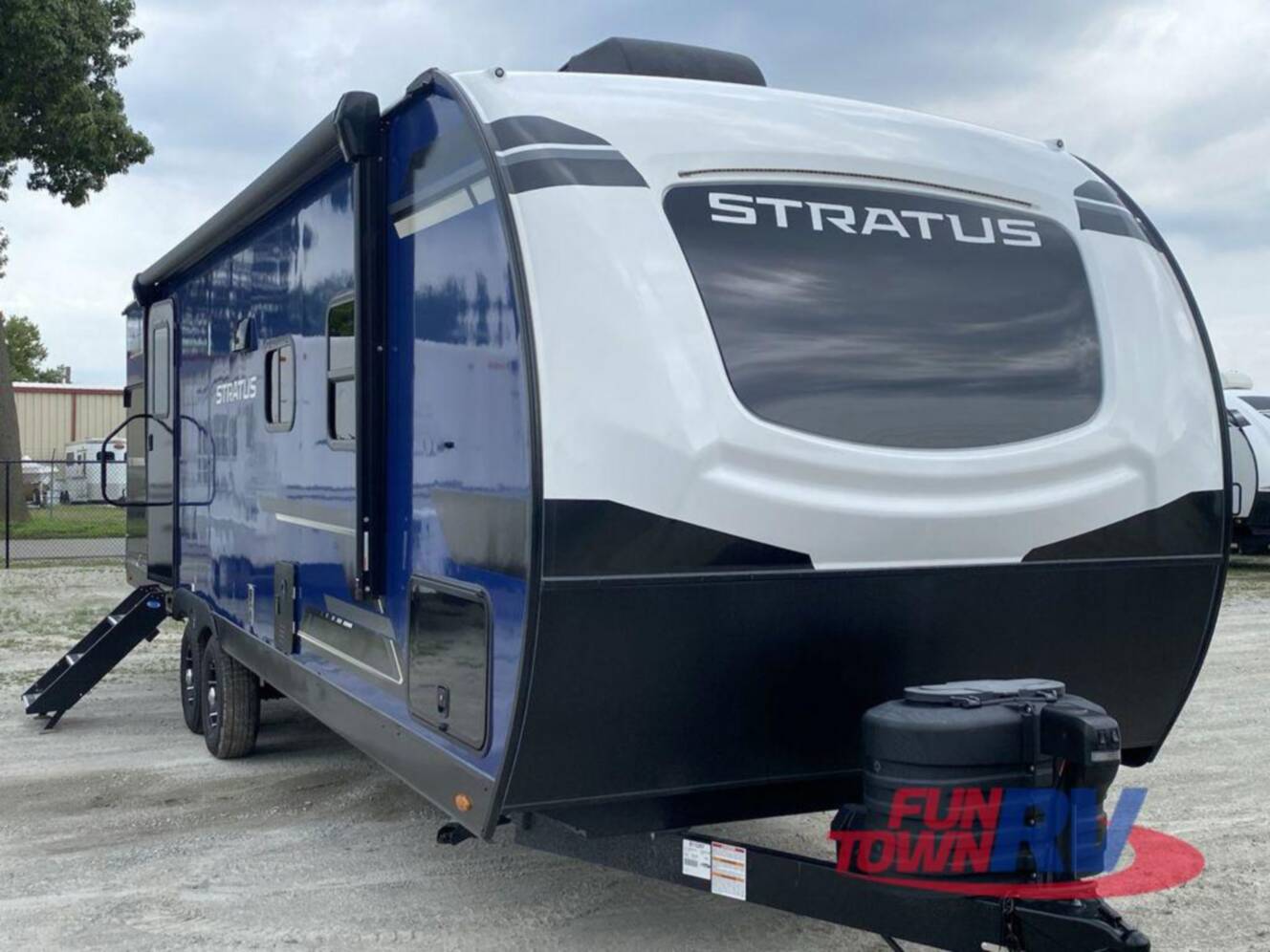 A photo of this 2024 Venture Rv Stratus SR261VRB