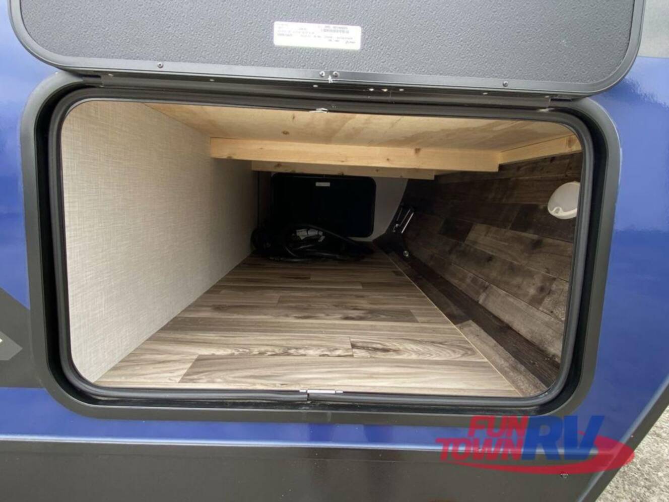 A photo of this 2024 Venture Rv Stratus SR261VRB