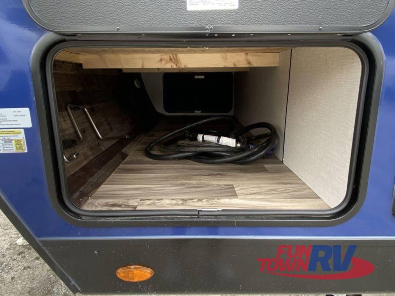 A photo of this 2024 Venture Rv Stratus SR261VRB