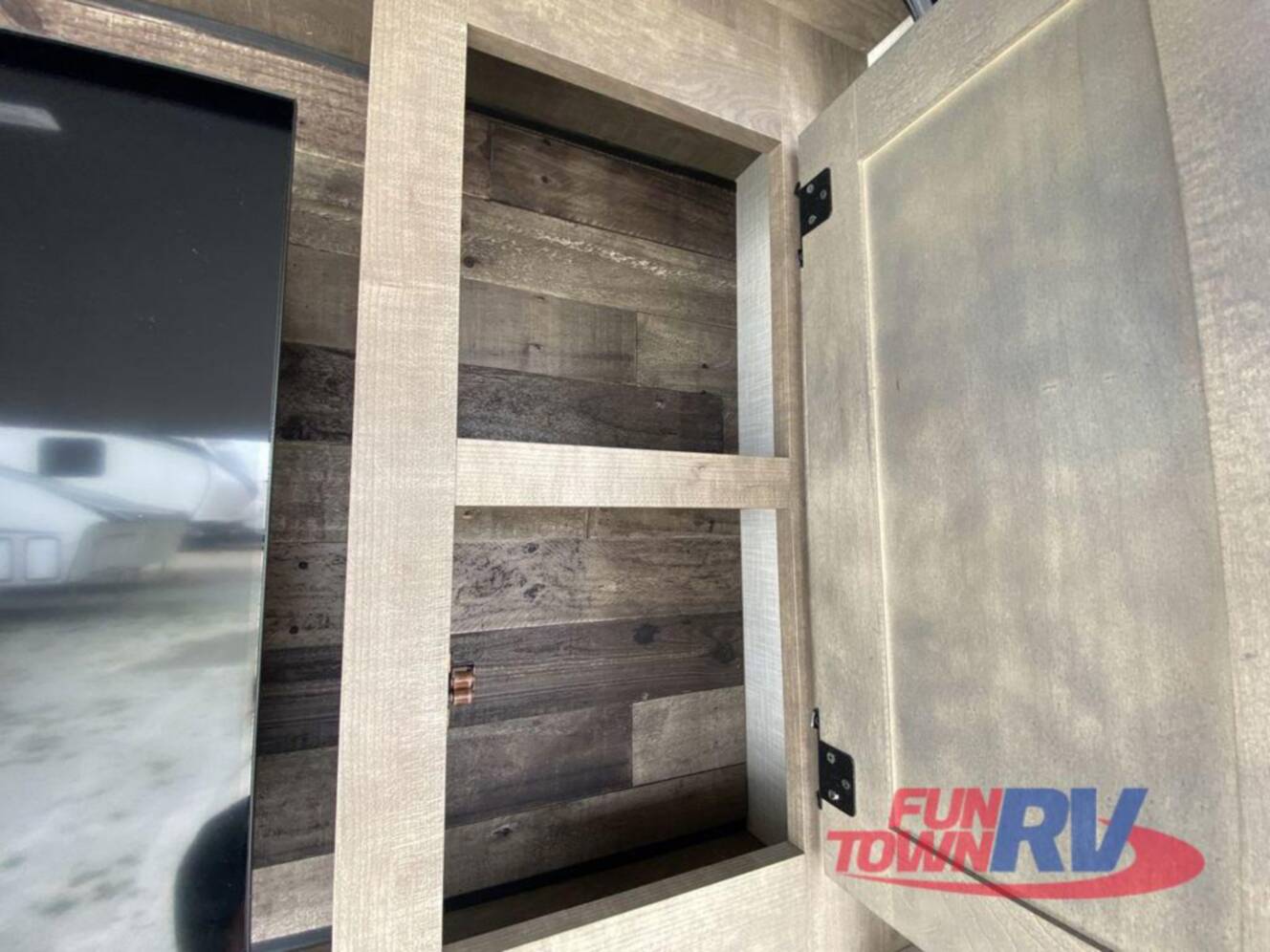 A photo of this 2024 Venture Rv Stratus SR261VRB