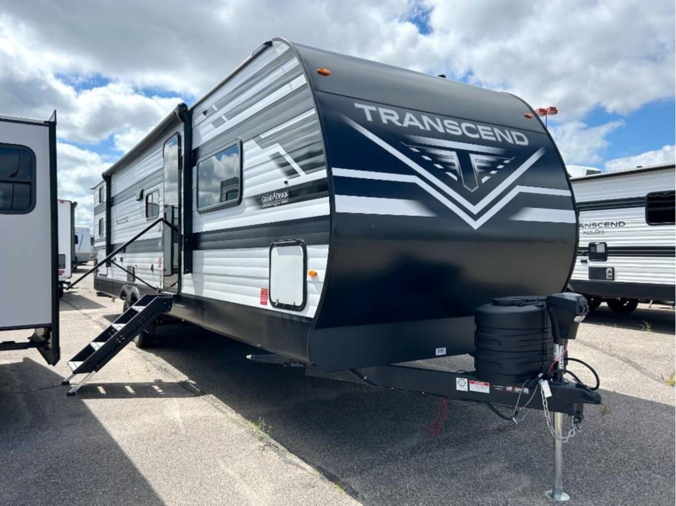 A photo of this 2026 Grand Design Transcend 335BHT