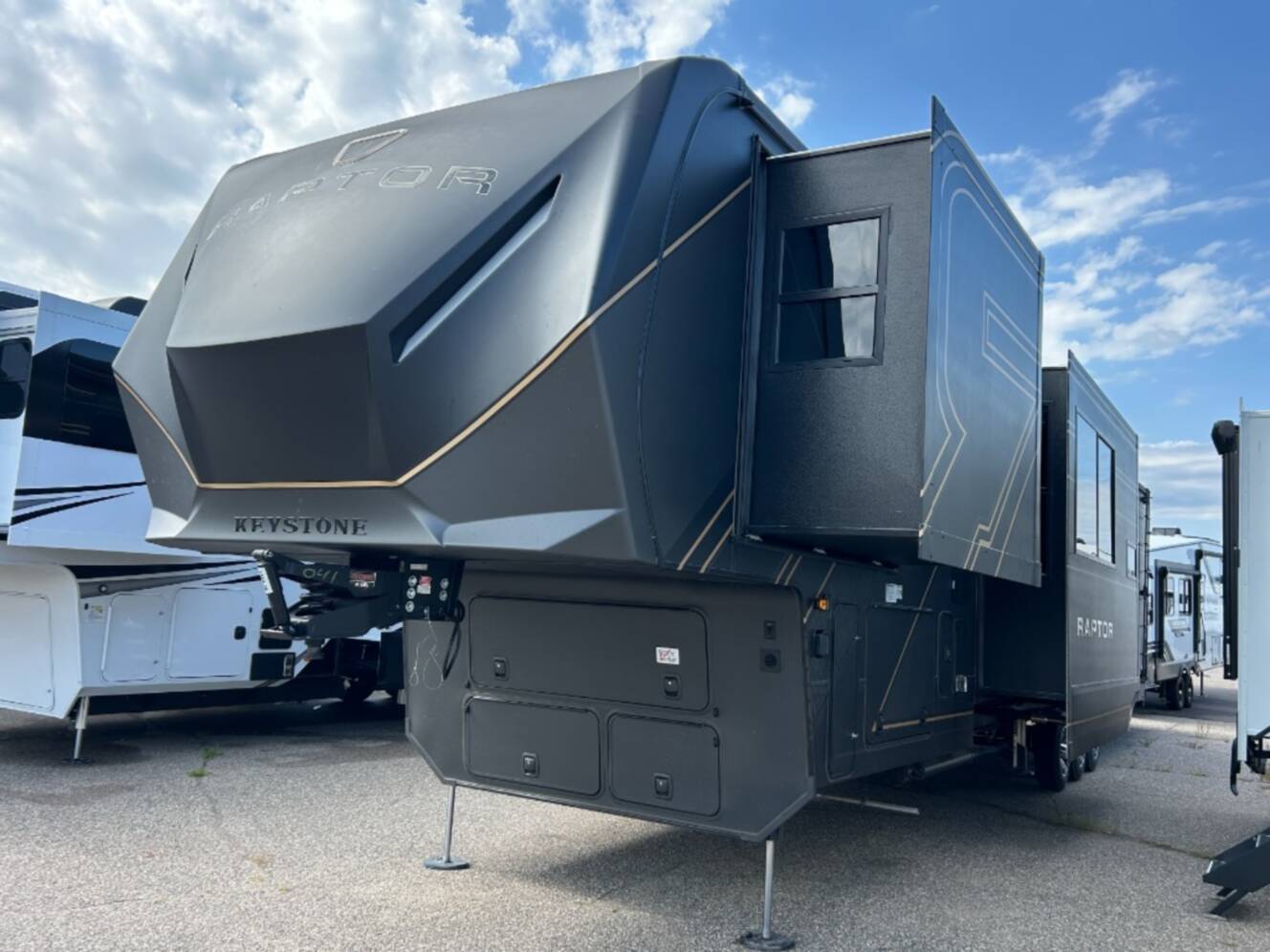 A photo of this 2026 Keystone Rv Raptor 433