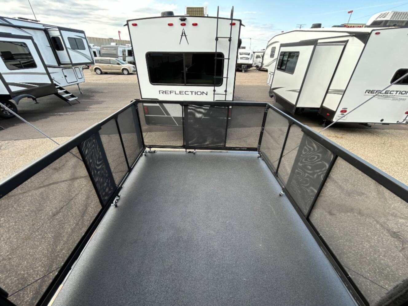 A photo of this 2026 Keystone Rv Raptor 433