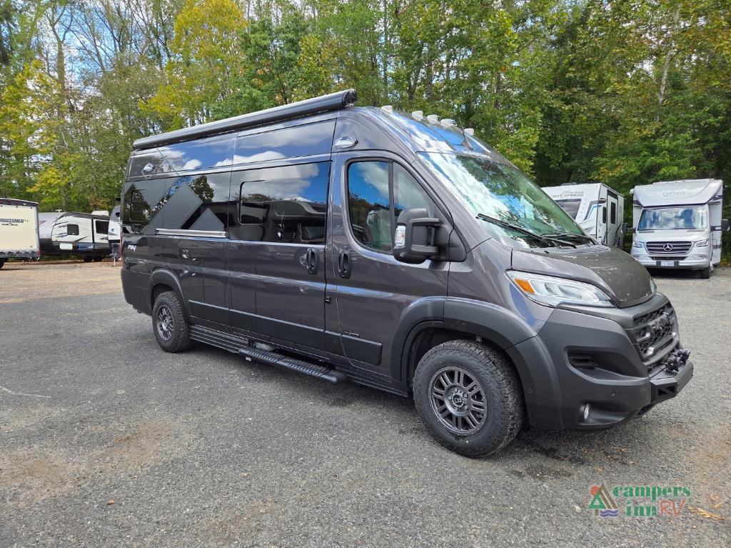 2026 Roadtrek Roadtrek Play Tuff RV